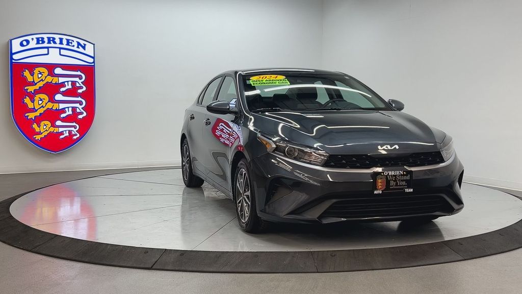 Used 2024 Kia Forte LXS with VIN 3KPF24AD2RE755569 for sale in Normal, IL