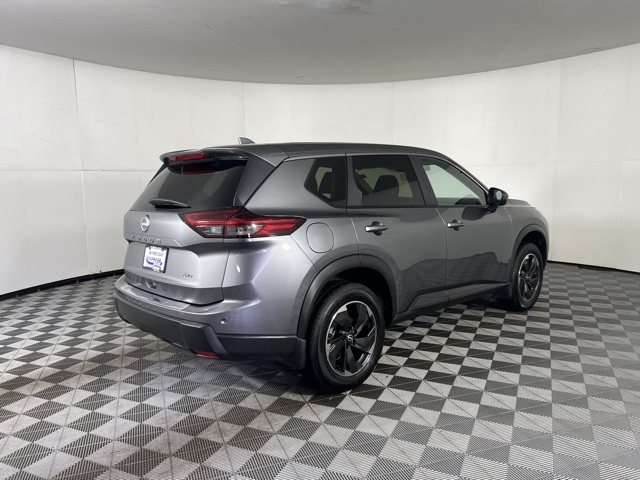 2025 Nissan Rogue SV photo 2