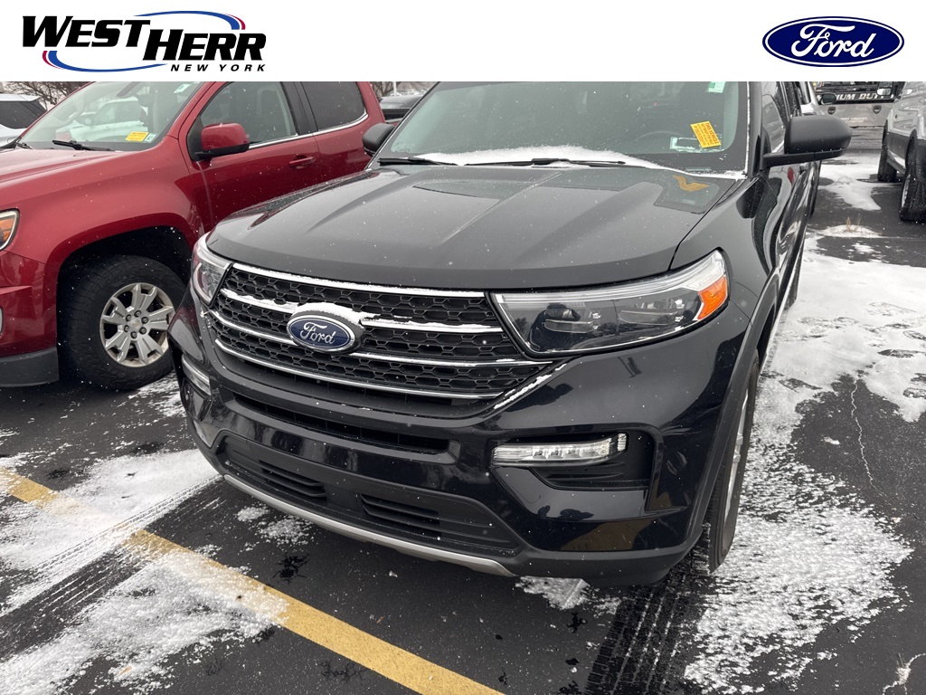 2022 Ford Explorer XLT's photo