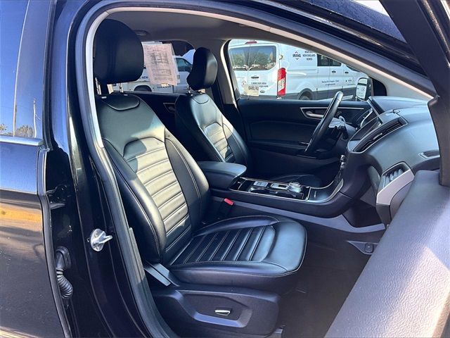 2019 Ford Edge SEL photo 4