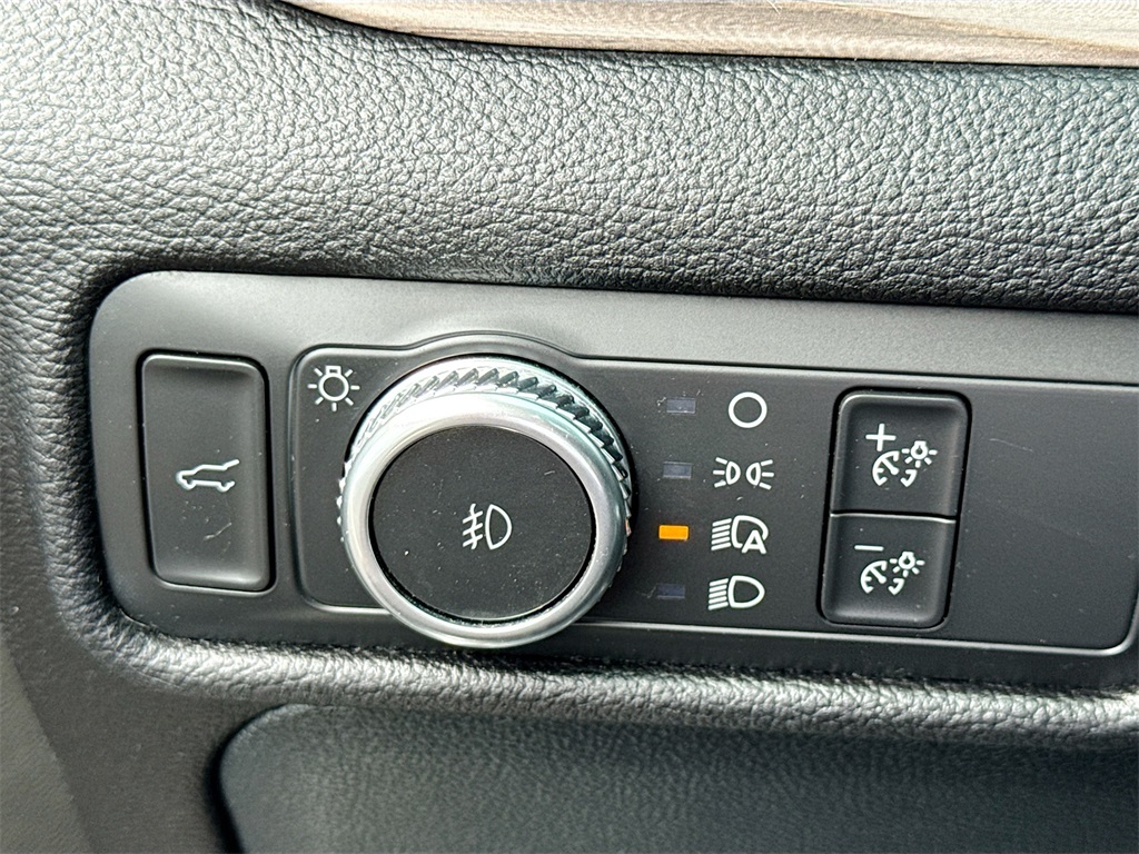 2022 Ford Explorer Limited photo 9