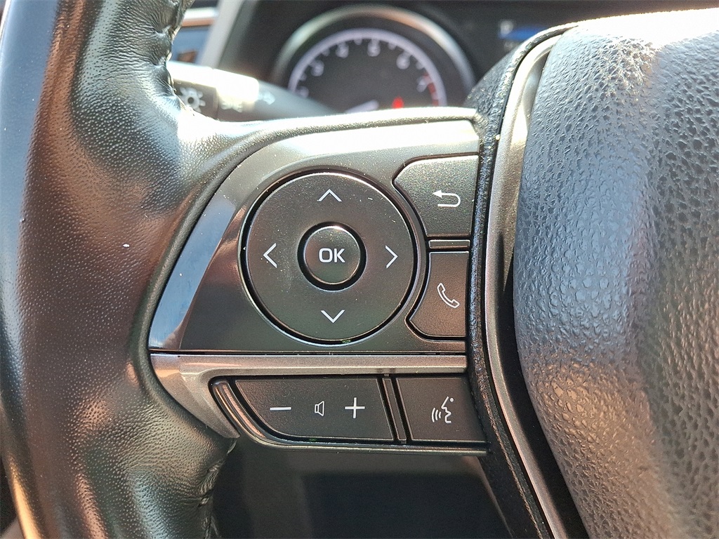 2022 Toyota Camry SE photo 19