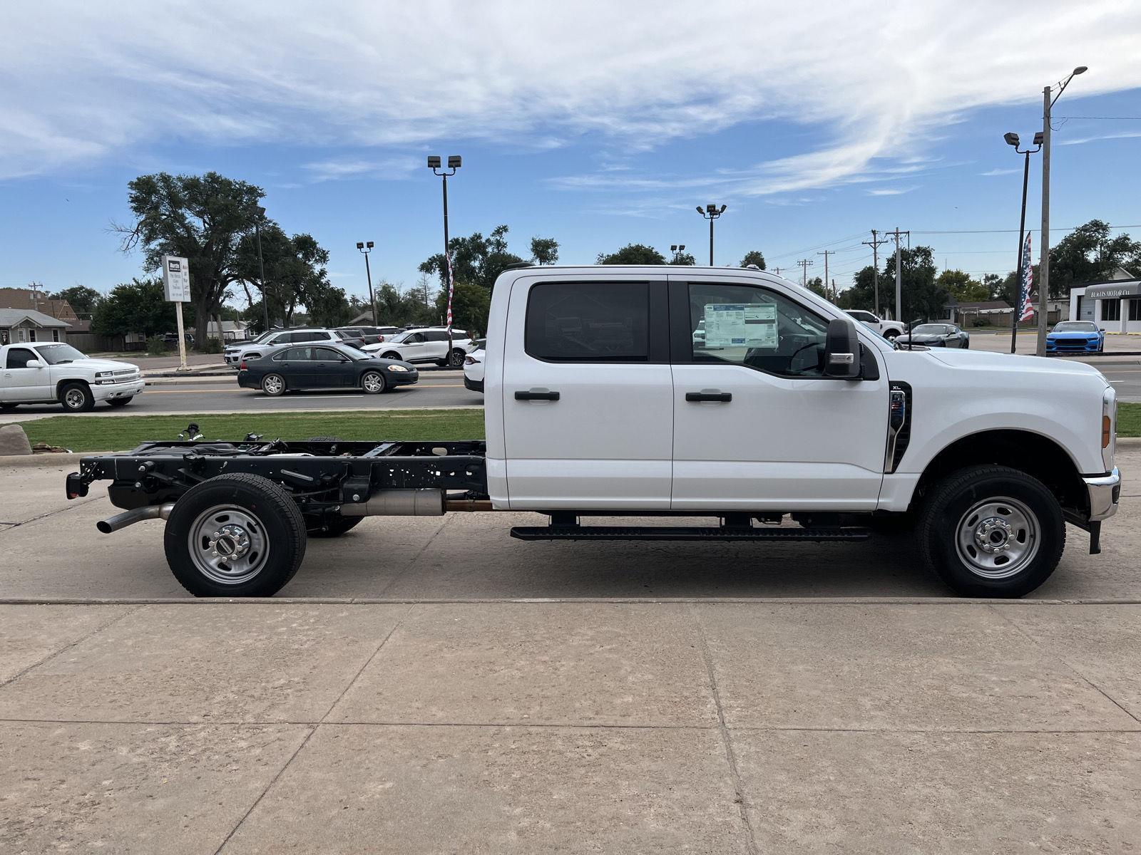 2026 Ford F-350 XL photo 4