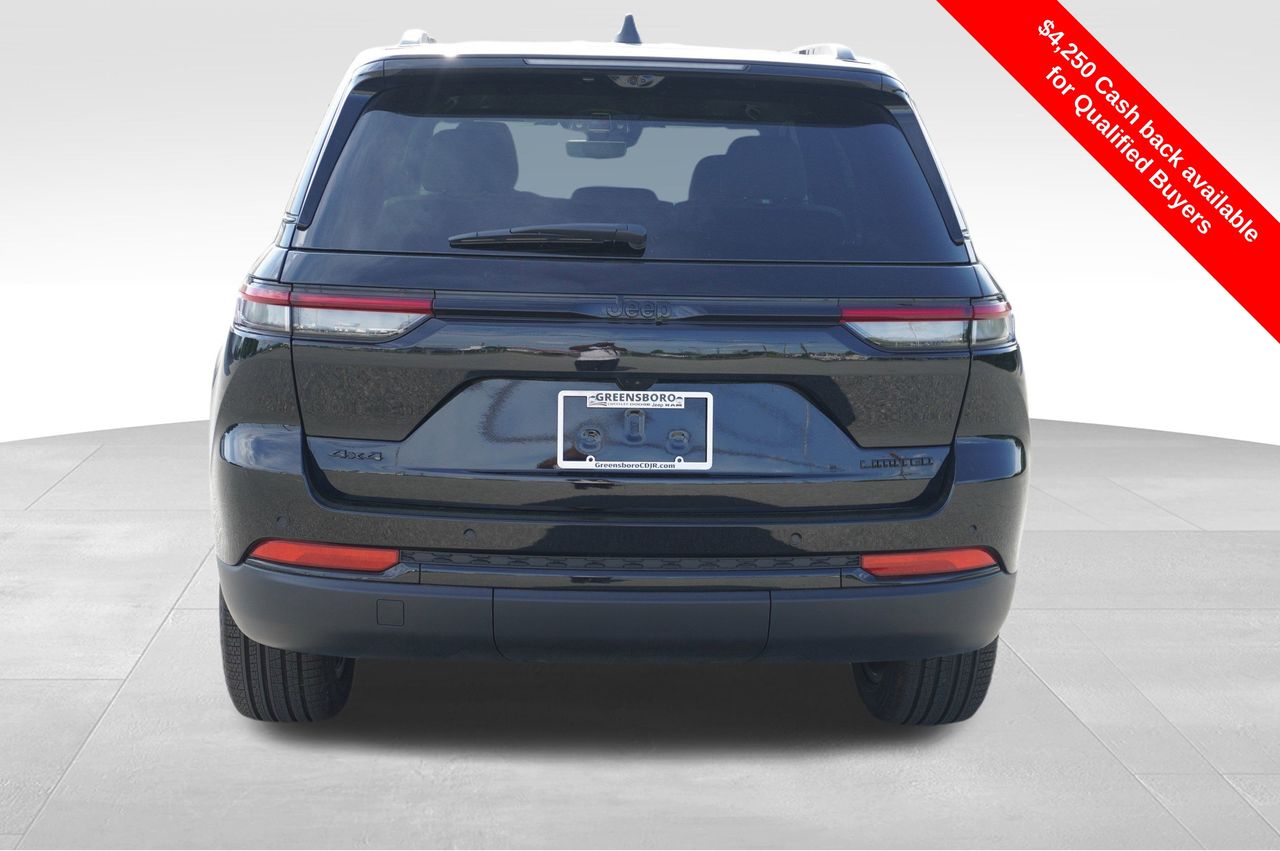 2025 Jeep Grand Cherokee Limited photo 3