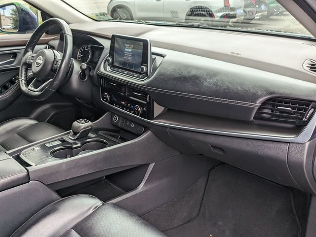2022 Nissan Rogue SV photo 27
