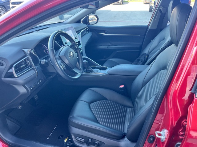 2022 Toyota Camry SE photo 11