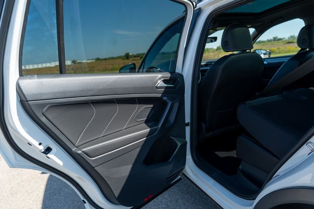 2022 Volkswagen Tiguan SE R-Line Black photo 20