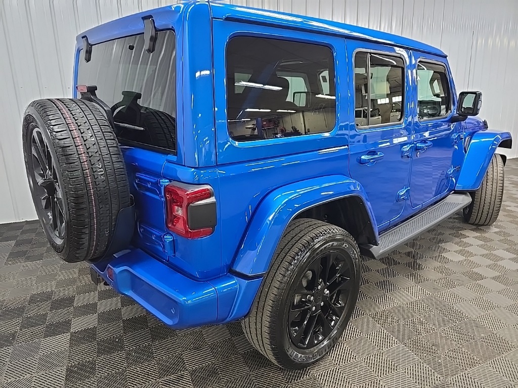 2023 Jeep Wrangler Altitude photo 10