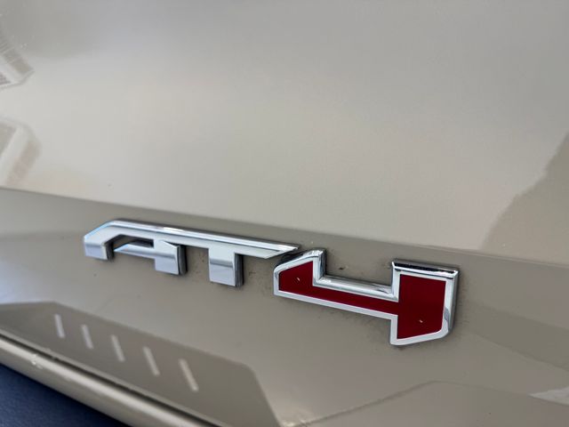 2024 Gmc Canyon AT4 photo 33