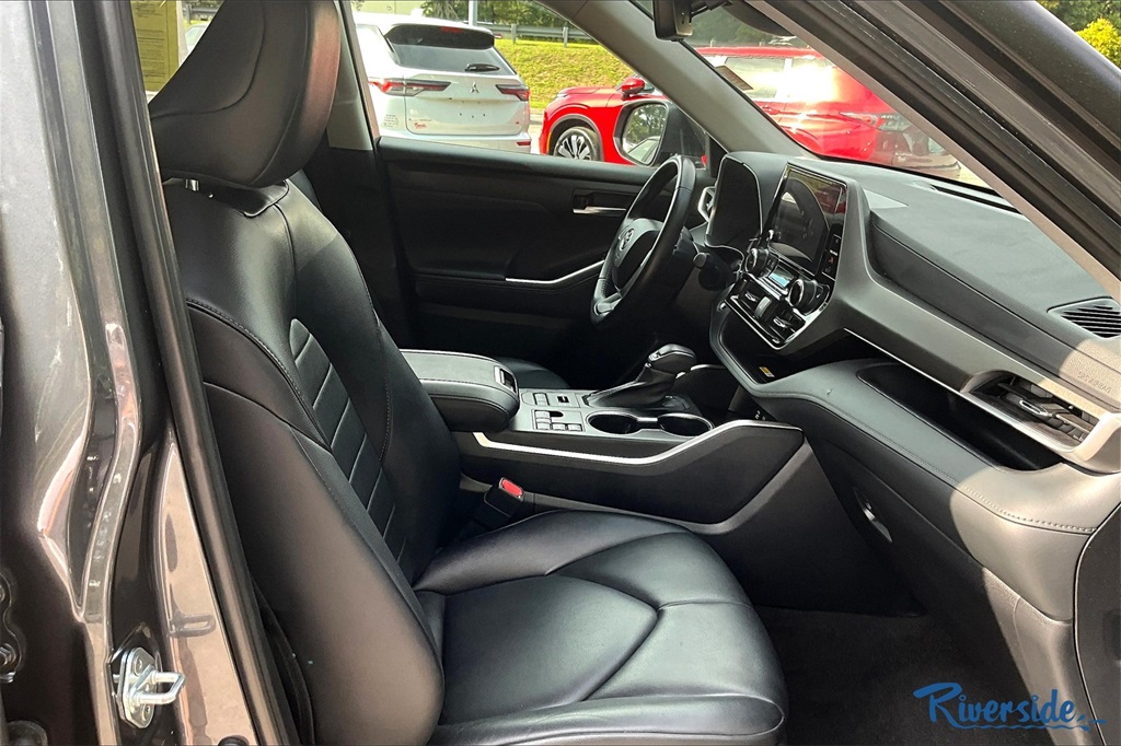 2023 Toyota Highlander XLE photo 23
