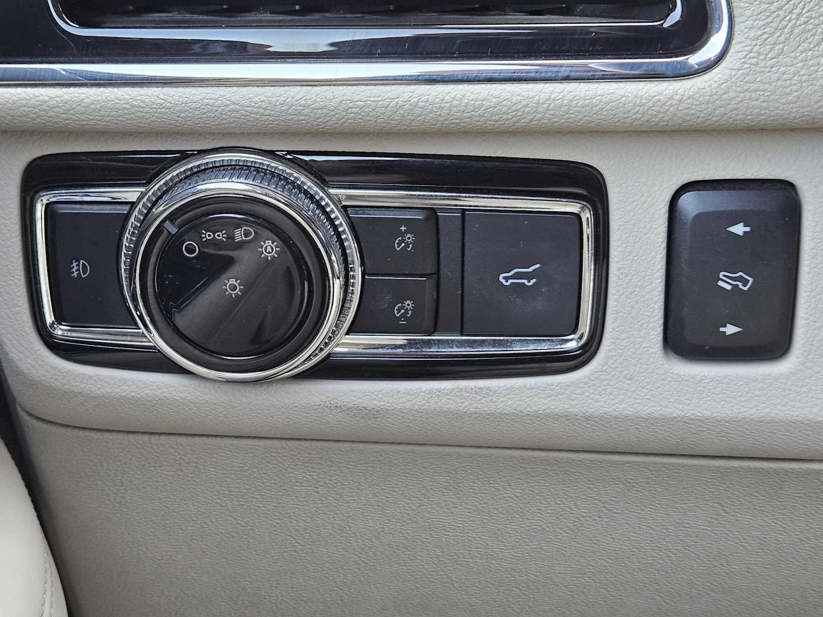 2019 Lincoln Navigator Select photo 18