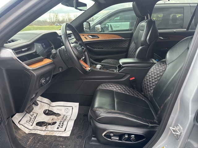 2022 Jeep Grand Cherokee Summit photo 4