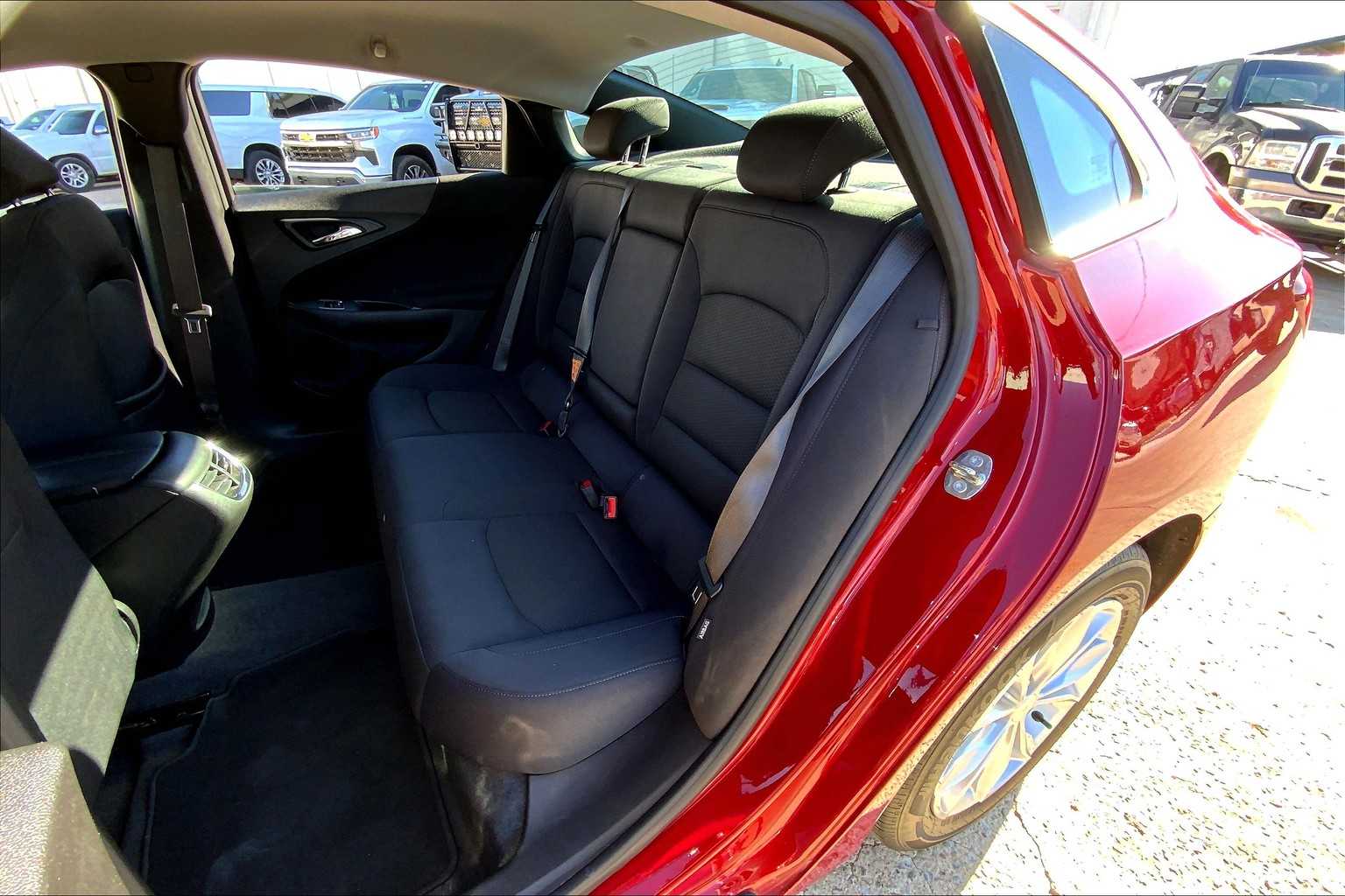 2024 Chevrolet Malibu 1LT photo 18