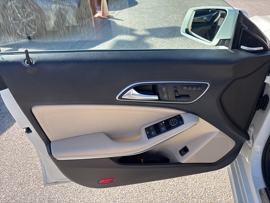 2016 Mercedes Benz CLA 250 4MATIC photo 14