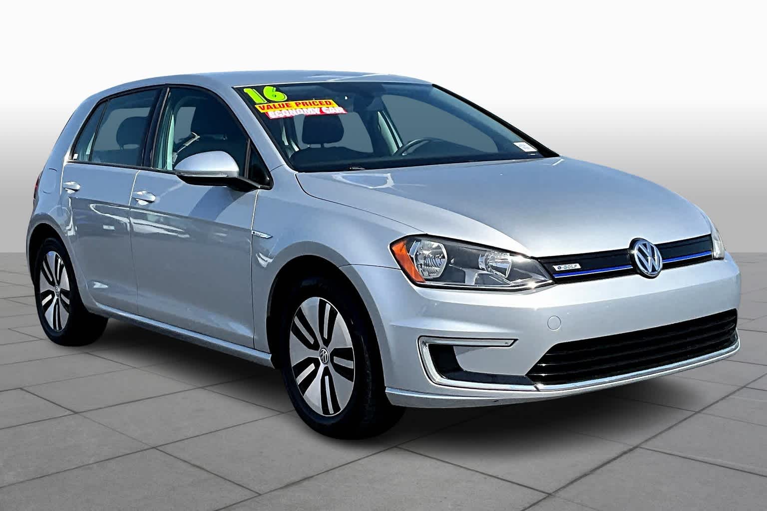 Used 2016 Volkswagen e-Golf e-Golf SE with VIN WVWKP7AU6GW905543 for sale in Sacramento, CA