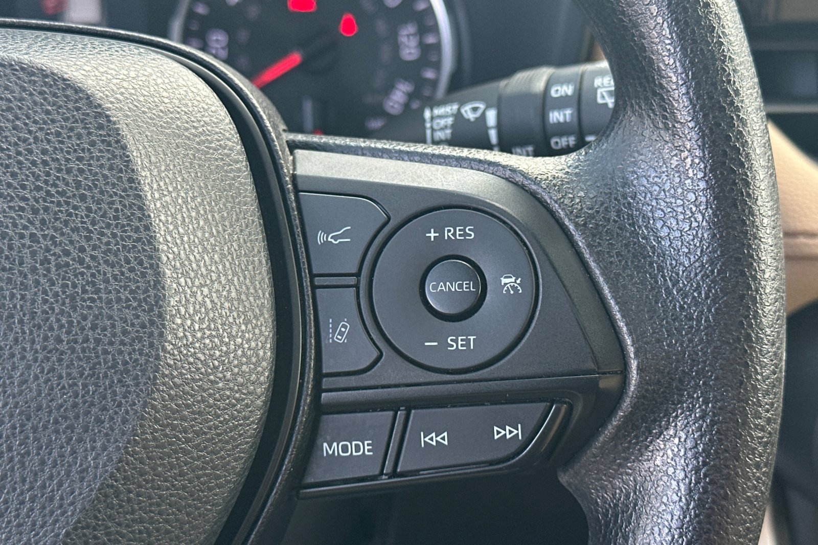 2022 Toyota RAV4 XLE photo 29