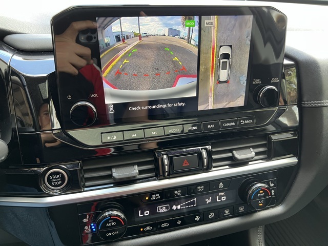 2022 Nissan Pathfinder Platinum photo 12