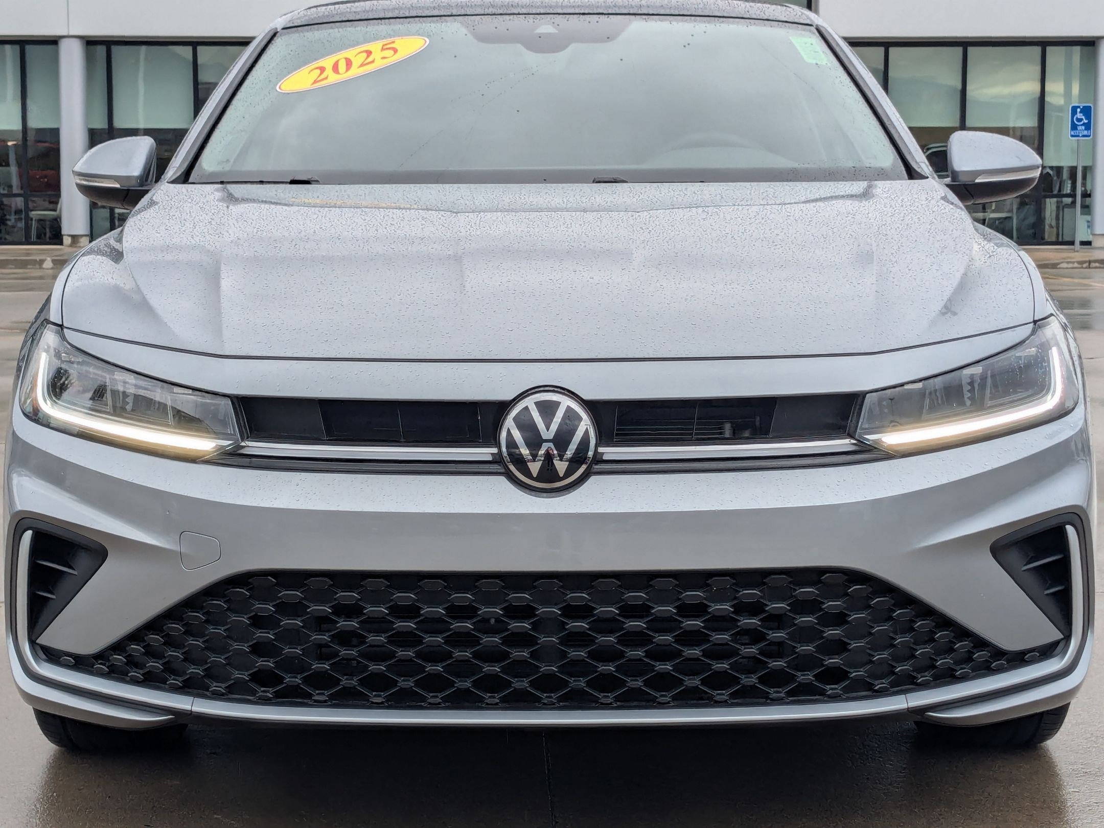 2025 Volkswagen Jetta SEL photo 9