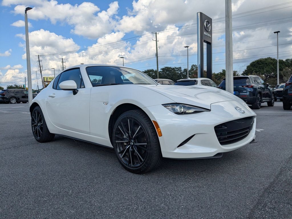 2025 Mazda MX-5 Miata Miata RF Grand Touring photo 2