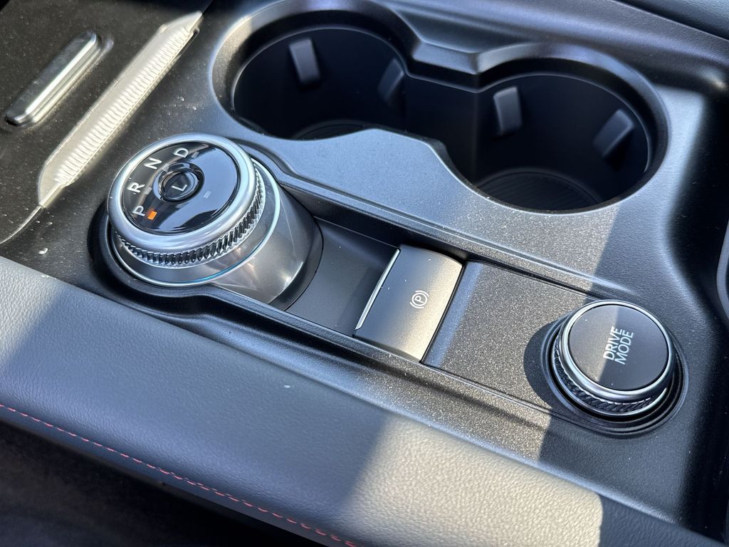 2025 Ford Explorer ST-Line photo 19