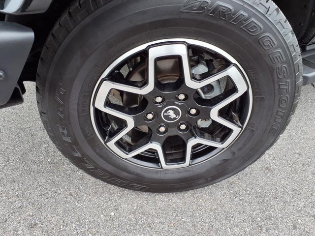 2024 Ford Bronco Outer Banks photo 10
