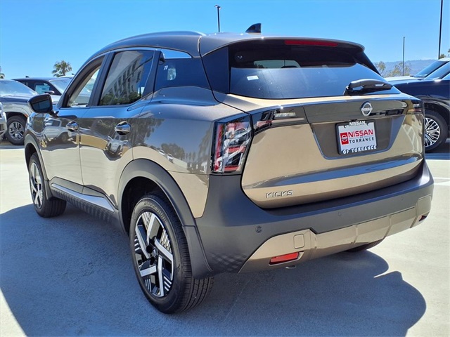 2026 Nissan Kicks SV photo 9