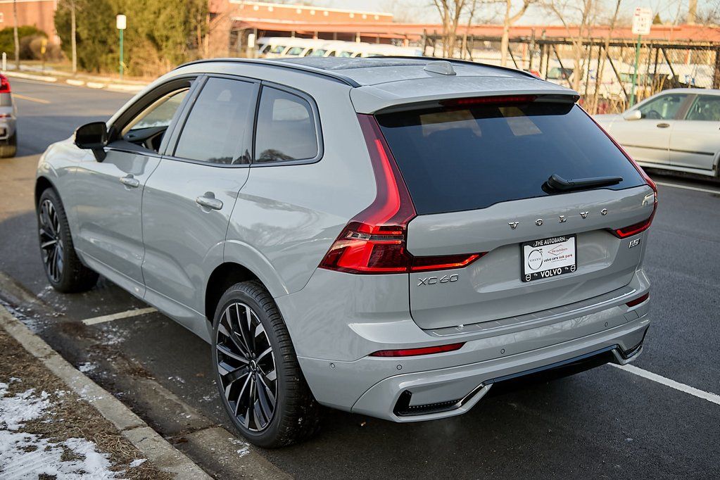 2026 VOLVO XC60 - Image 7