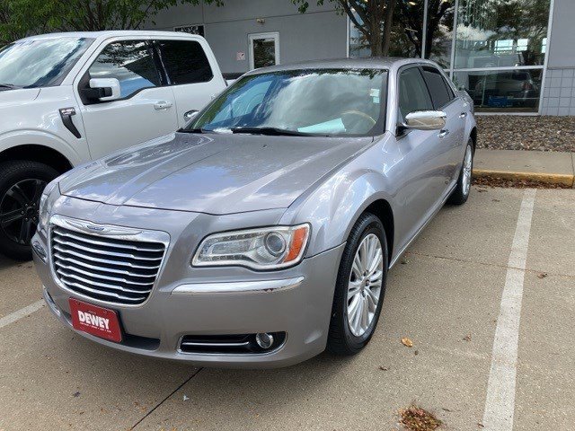 2014 Chrysler 300 photo 3