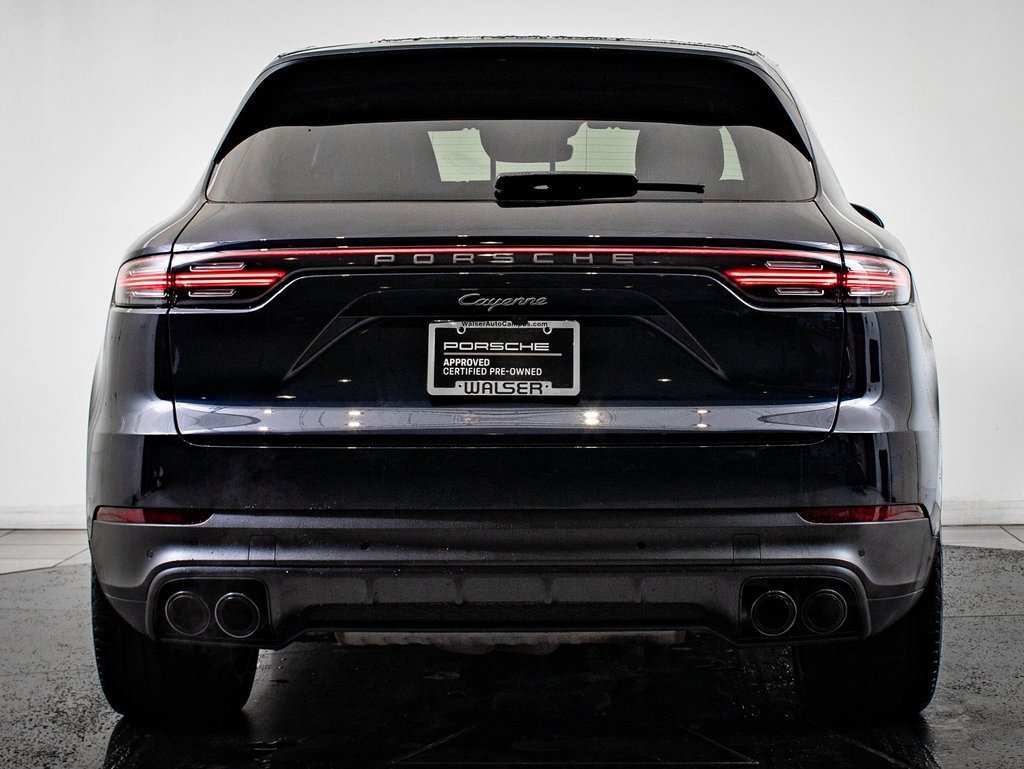 2023 Porsche Cayenne Platinum Edition photo 7