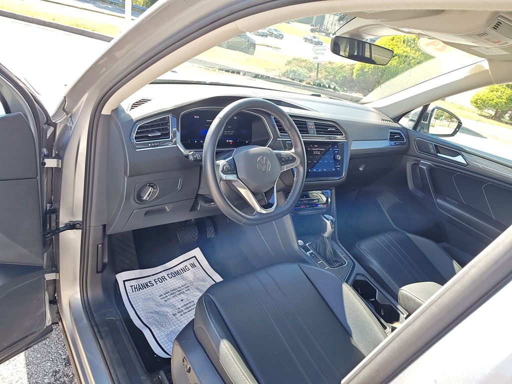 2024 Volkswagen Tiguan SE Wolfsburg Edition photo 8
