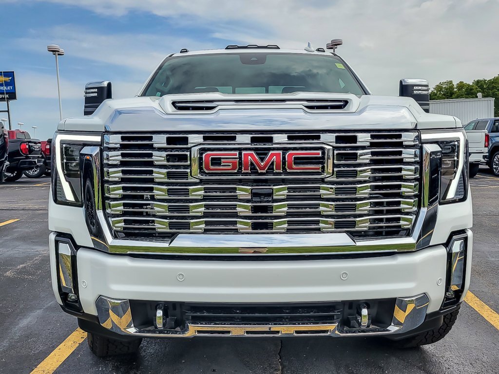 2026 Gmc Sierra 3500 HD Denali photo 4
