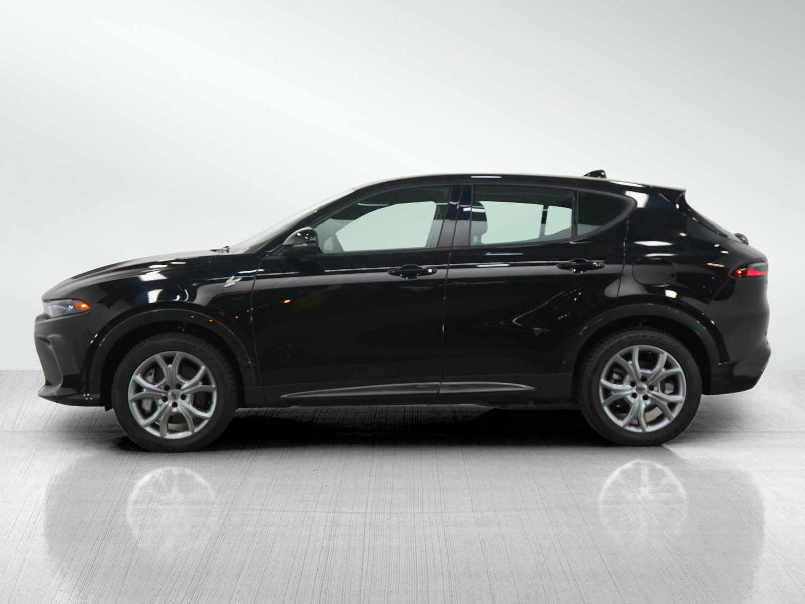Used 2024 Dodge Hornet R/T with VIN ZACPDFCW6R3A32682 for sale in Minneapolis, Minnesota