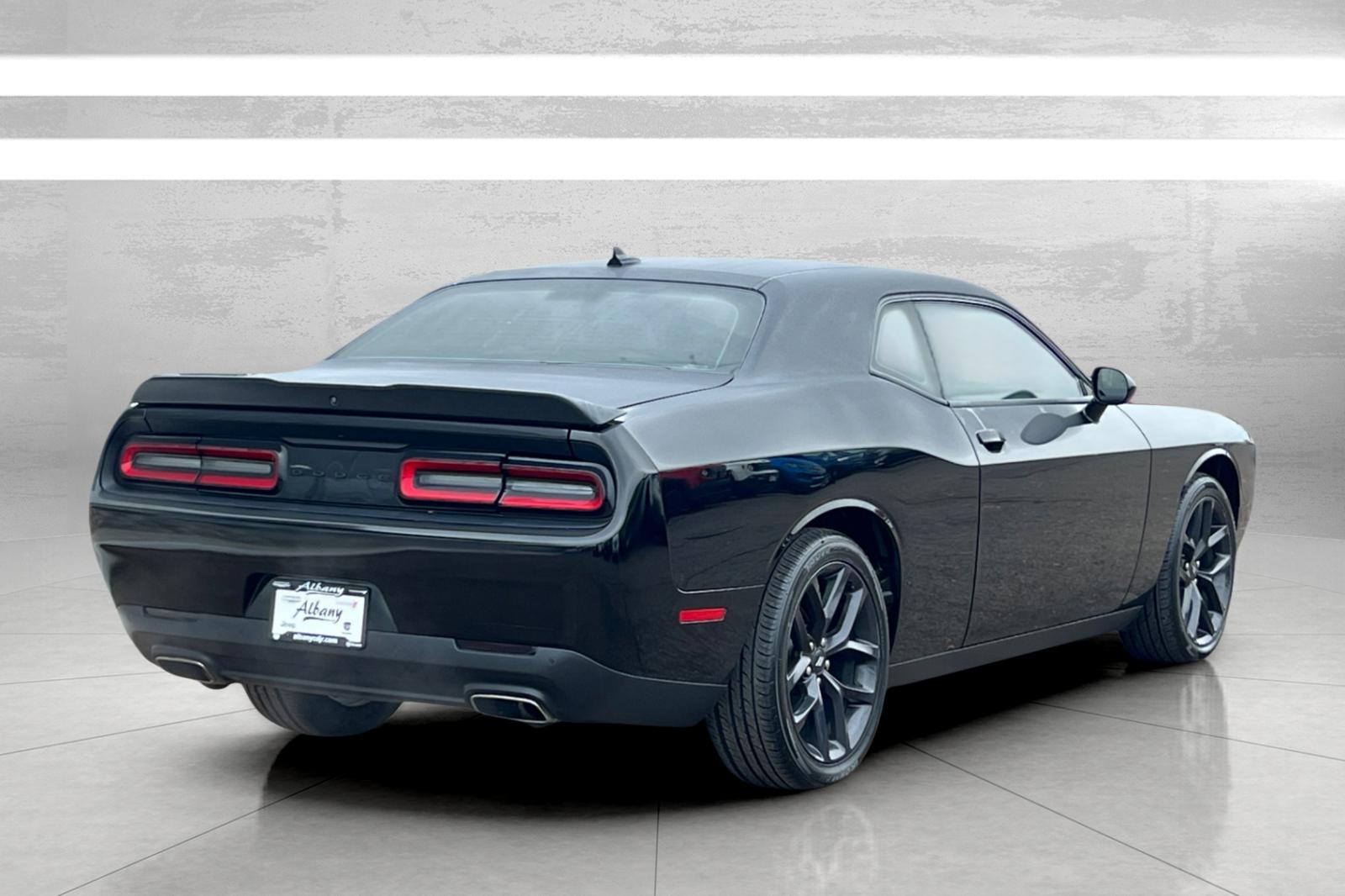2020 Dodge Challenger SXT photo 4