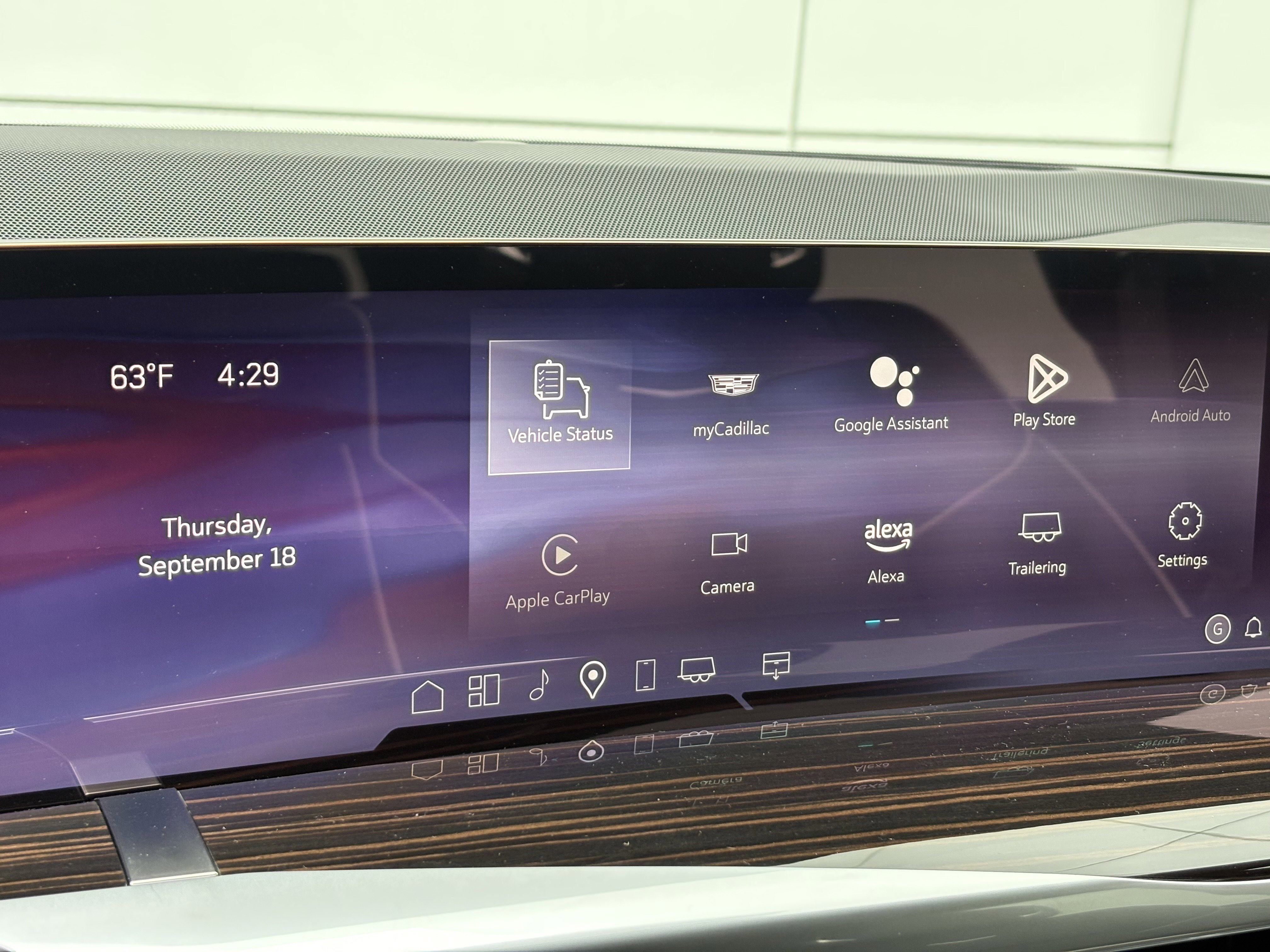 2025 Cadillac Escalade Premium Luxury photo 8