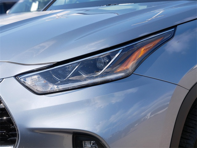 2021 Toyota Highlander Limited photo 8