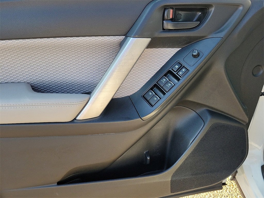 2018 Subaru Forester Premium photo 18
