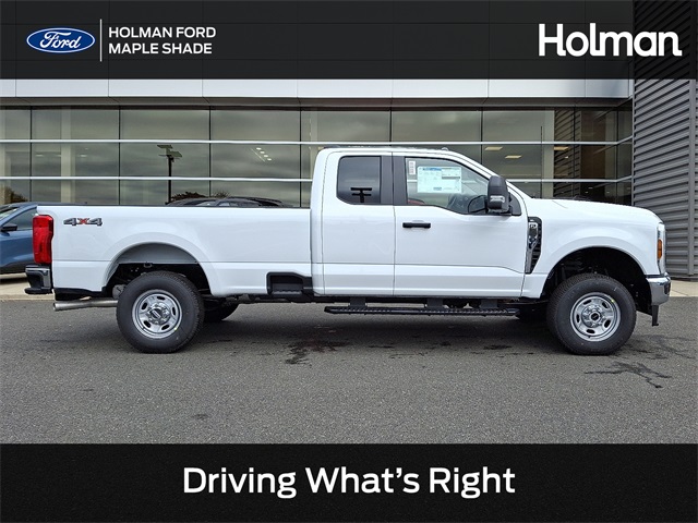 2026 Ford F-350 Super Duty XL's photo