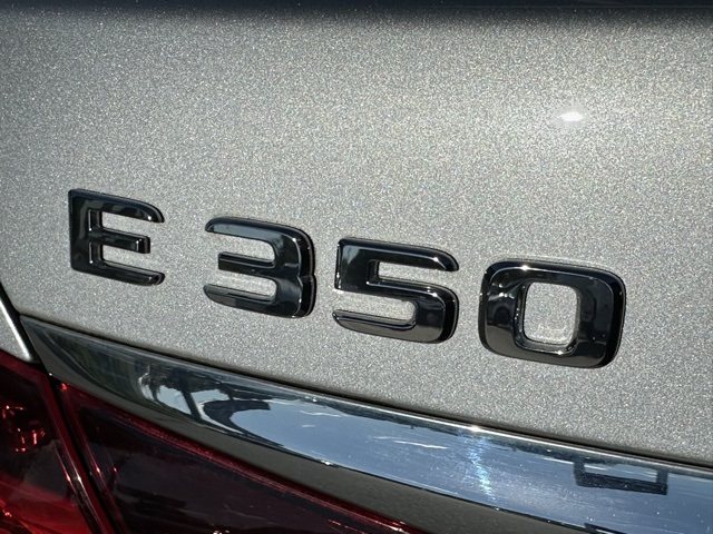 2022 Mercedes Benz E 350 4MATIC photo 9