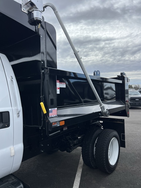 2025 Ford F-650 Base photo 2
