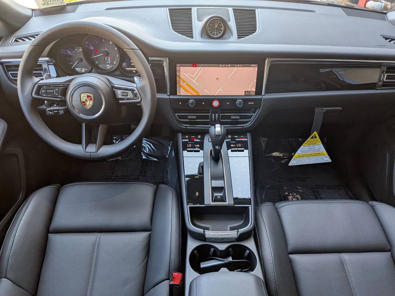 2026 Porsche Macan T photo 19
