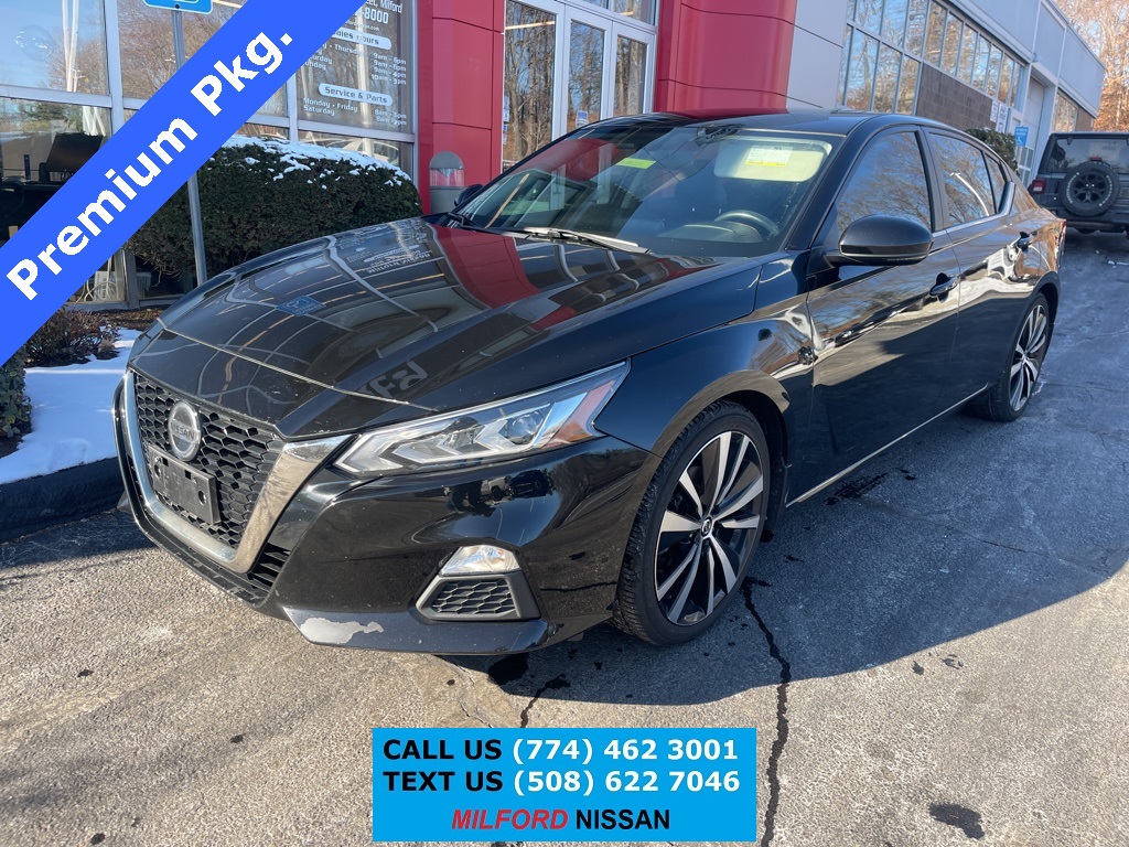 2019 Nissan Altima SR's photo