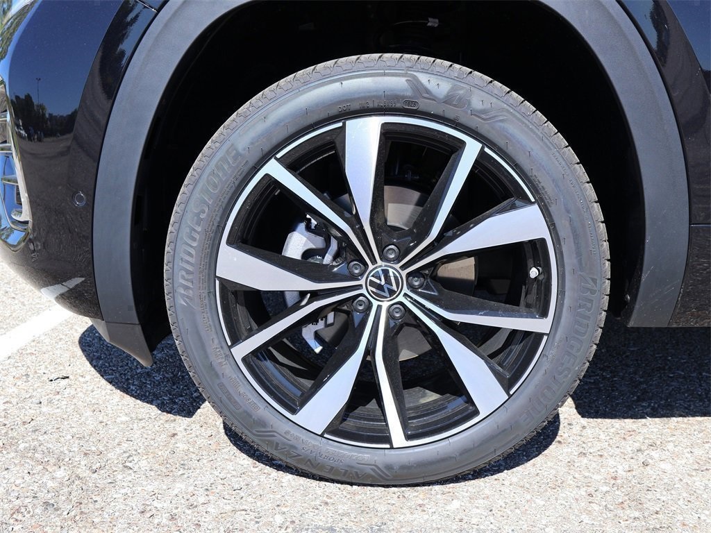 2025 Volkswagen Atlas SEL Premium R-Line photo 8