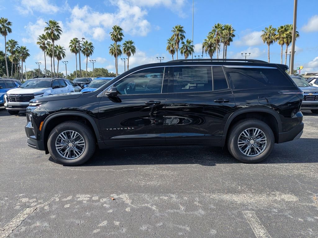 2025 Chevrolet Traverse photo 3