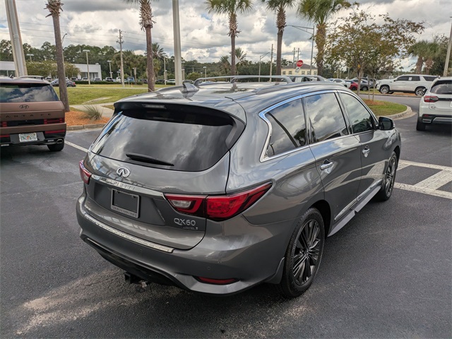 2019 Infiniti QX60 Luxe photo 3