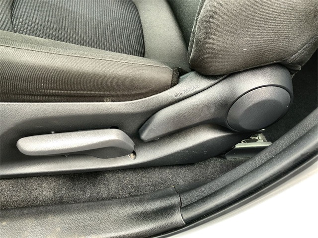 2022 Toyota RAV4 LE photo 3