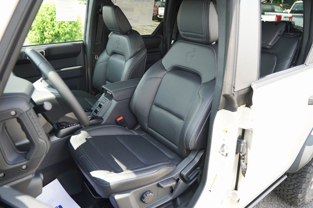 2025 Ford Bronco Badlands photo 9