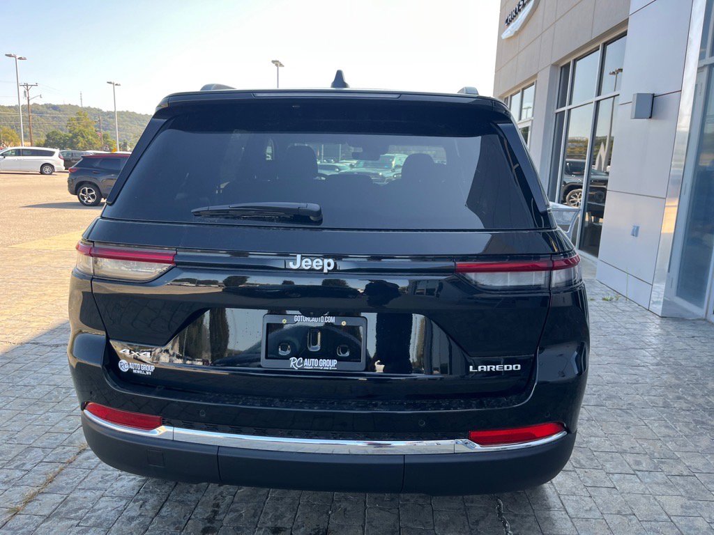 2025 Jeep Grand Cherokee Laredo Altitude photo 7