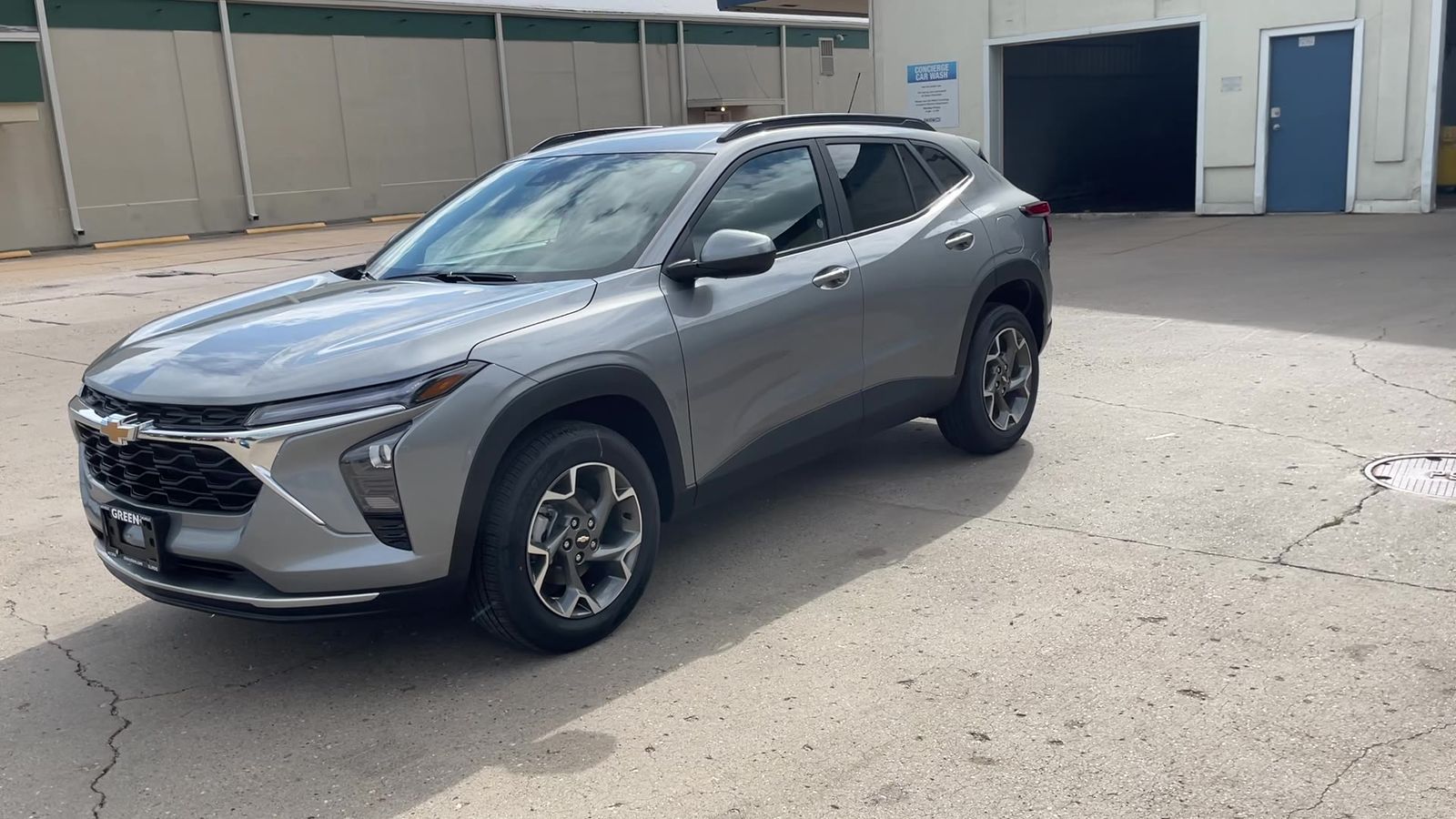 2025 Chevrolet Trax LT photo 4