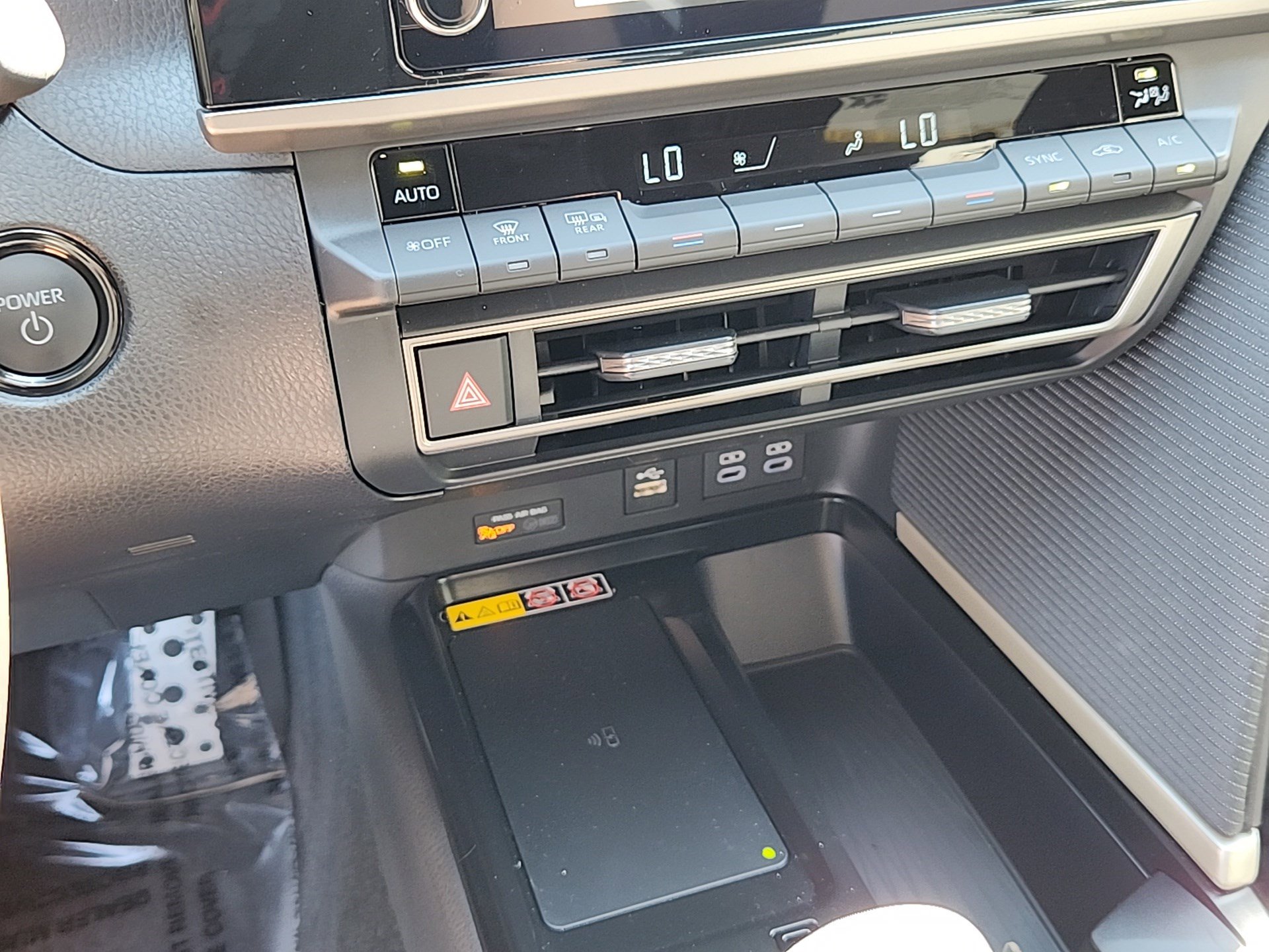 2025 Toyota Camry SE photo 16
