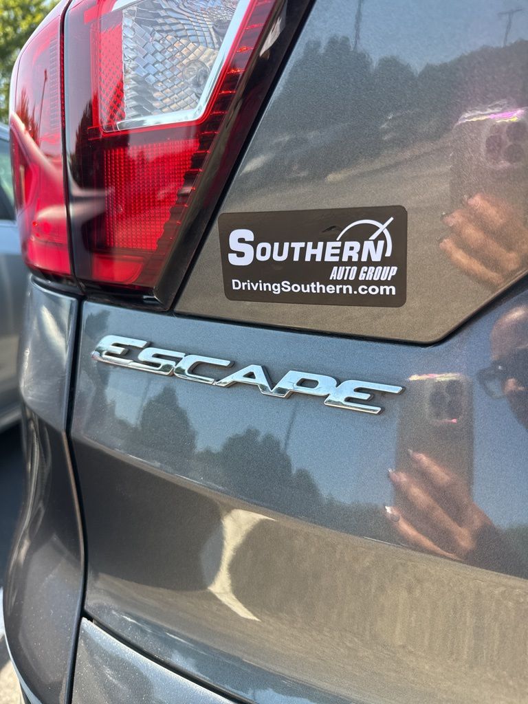 2019 Ford Escape Titanium photo 21